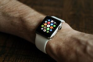 Smartwatch tracking sleep